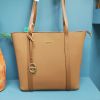 Picture of Valendnee Luxurious Shoulder Bag (99440)
