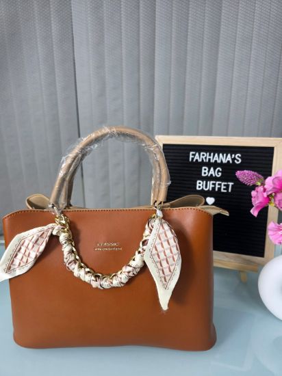 Picture of Classic Brand luxurious Hand Bag with long belt (8923)