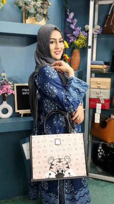 Picture of SHANGDEYALIAN Luxurious Hand Bag with Long Belt 
